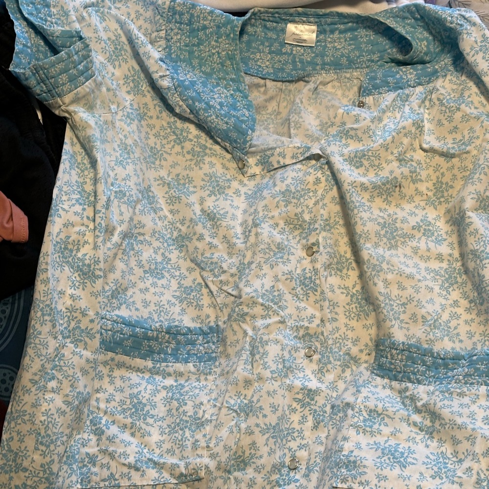 Floral Blue and White Women's Robe